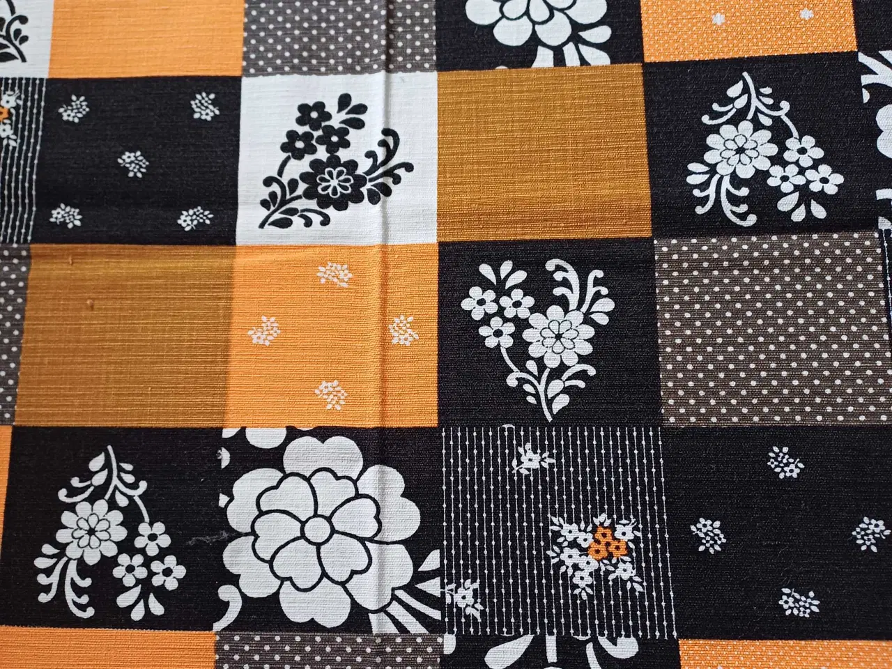 Billede 3 - Dug med farvet og blomster felte