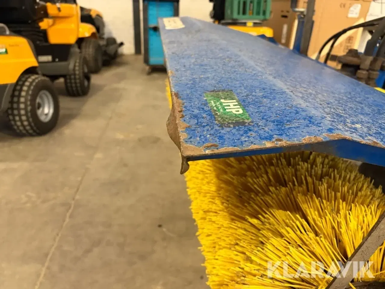 Billede 11 - Fejemaskine Vitra City 2045 med kost