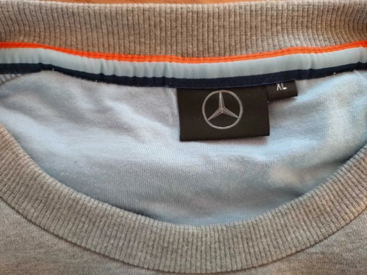 Billede 2 - Flot Mercedes-Benz sweatshirt XL