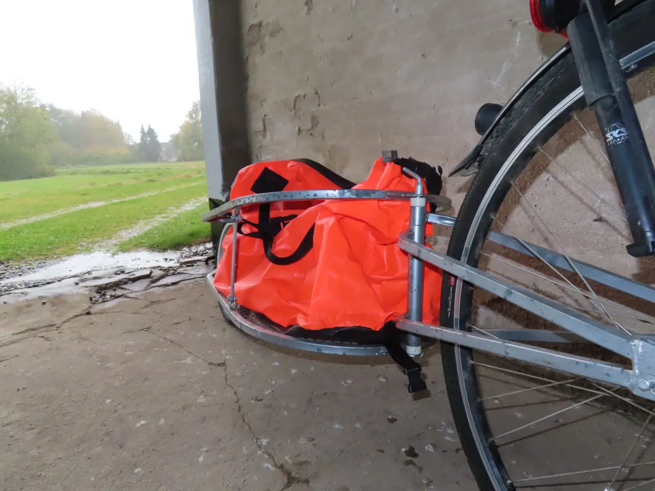 Billede 2 - et hjulet cykelanhænger