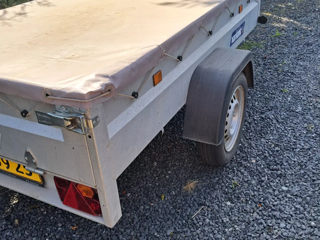 Billede 3 - Hobby trailer med næsehjul og presenning