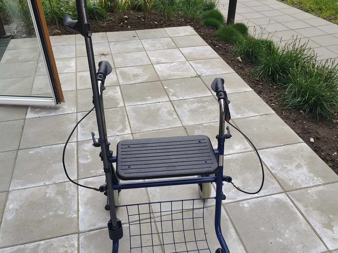 Billede 2 - Hjælpe rollator med krykke