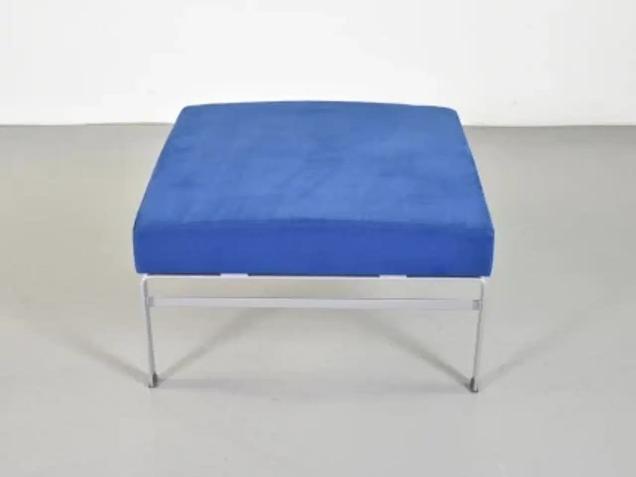 Billede 2 - Kinnarps lounge puf i blå