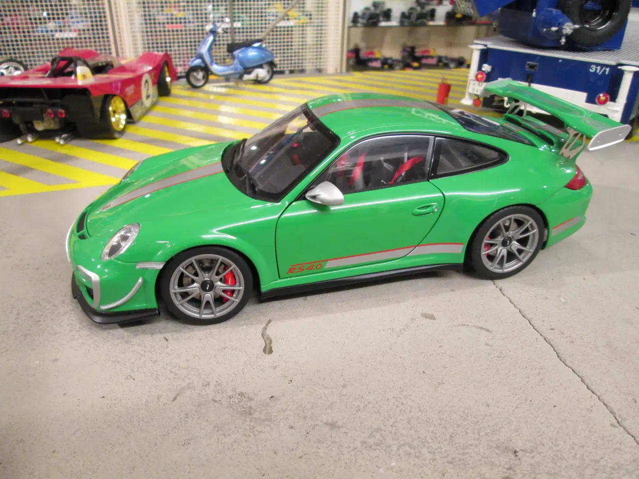 Billede 1 - Modelbil Porsche 911 GT3 RS  Auto-art 1:18