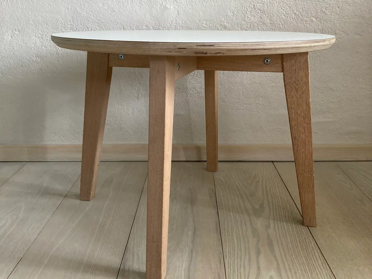 Billede 3 - Rundt egetræs sofabord / sidebord
