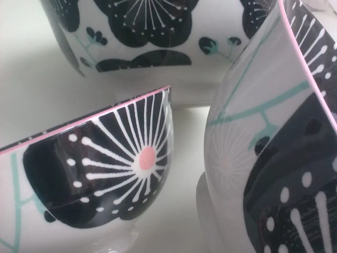 Billede 2 - Dansk Design sorte blomster SKÅLE hvid porcelæn 