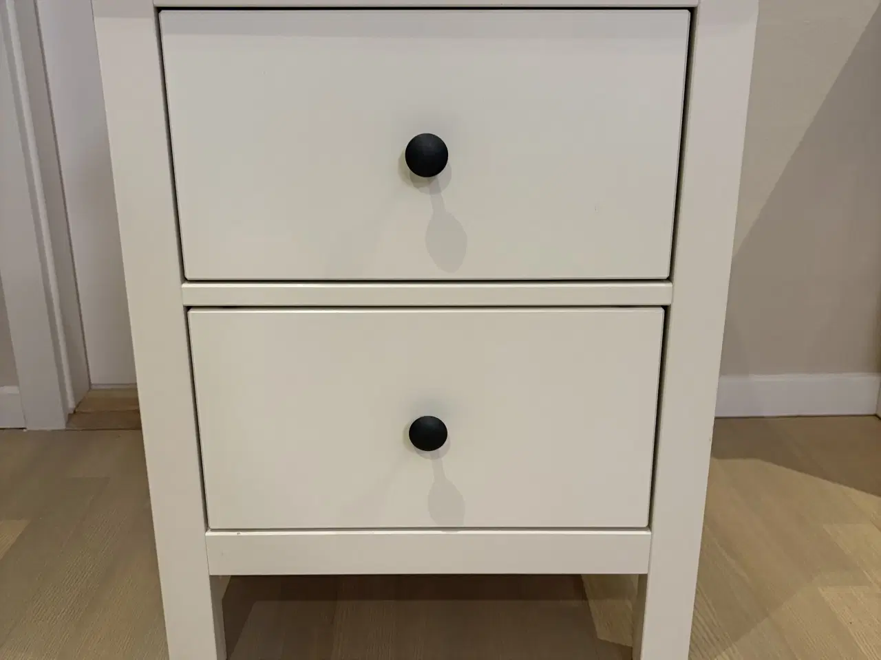 Billede 1 - IKEA HEMNES kommode 2 skuffer, hvid bejdse