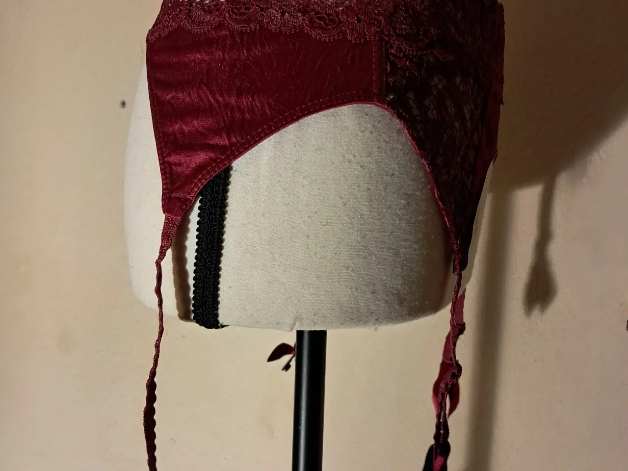 Billede 4 - Chantelle str. 40 strømpeholder