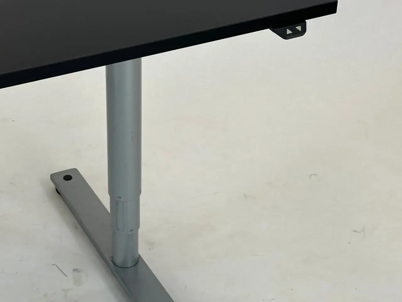 Billede 3 - Hæve-/Sænkebord 120x80 - Linak