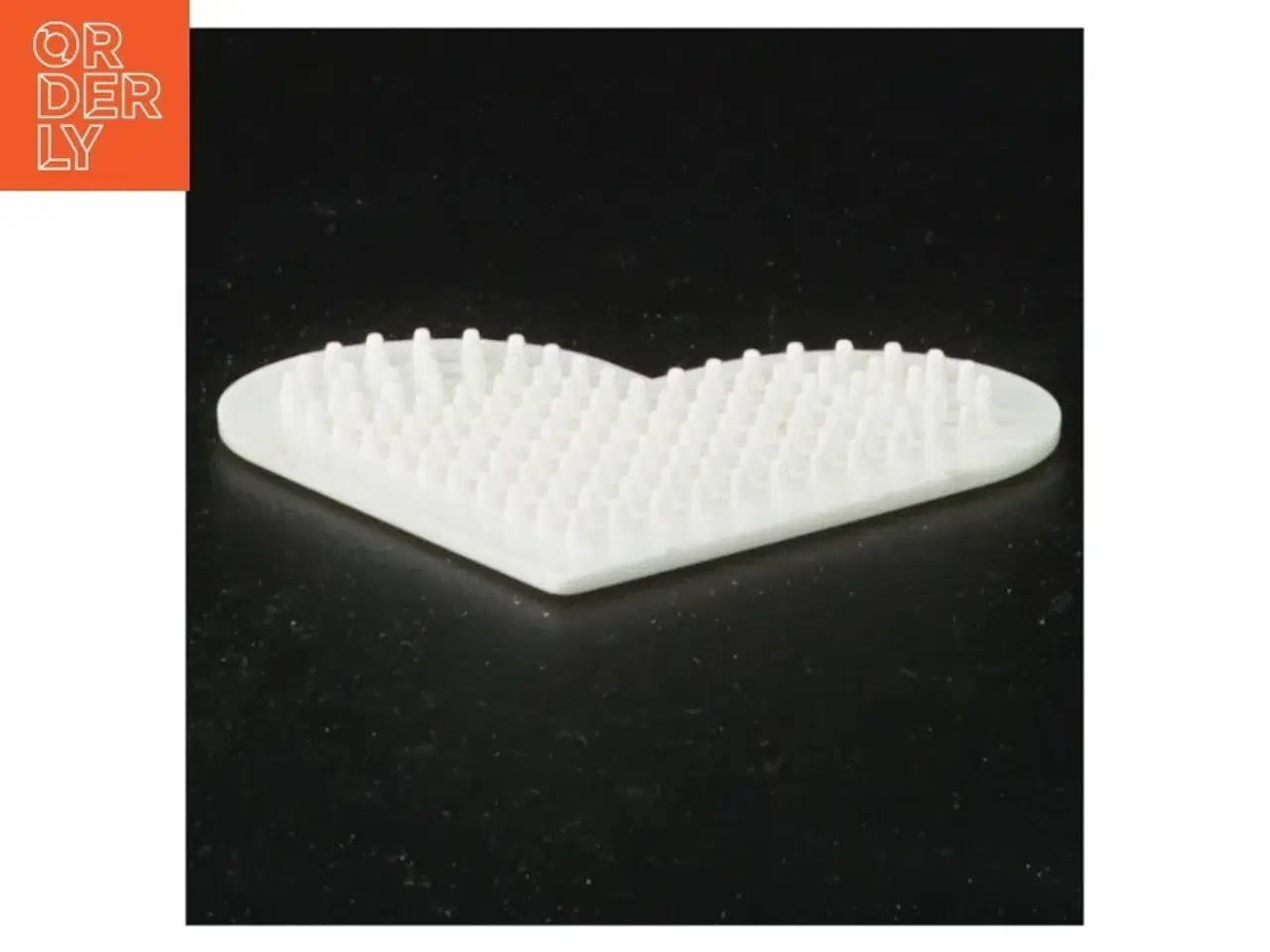 Billede 3 - Hjerteformet Perleplade fra Hama (str. 9 x 8 cm)