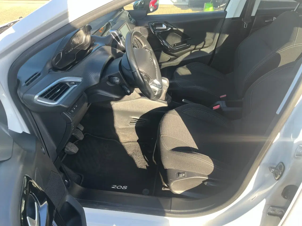 Billede 9 - Peugeot 208 1,6 BlueHDi 100 Desire Sky