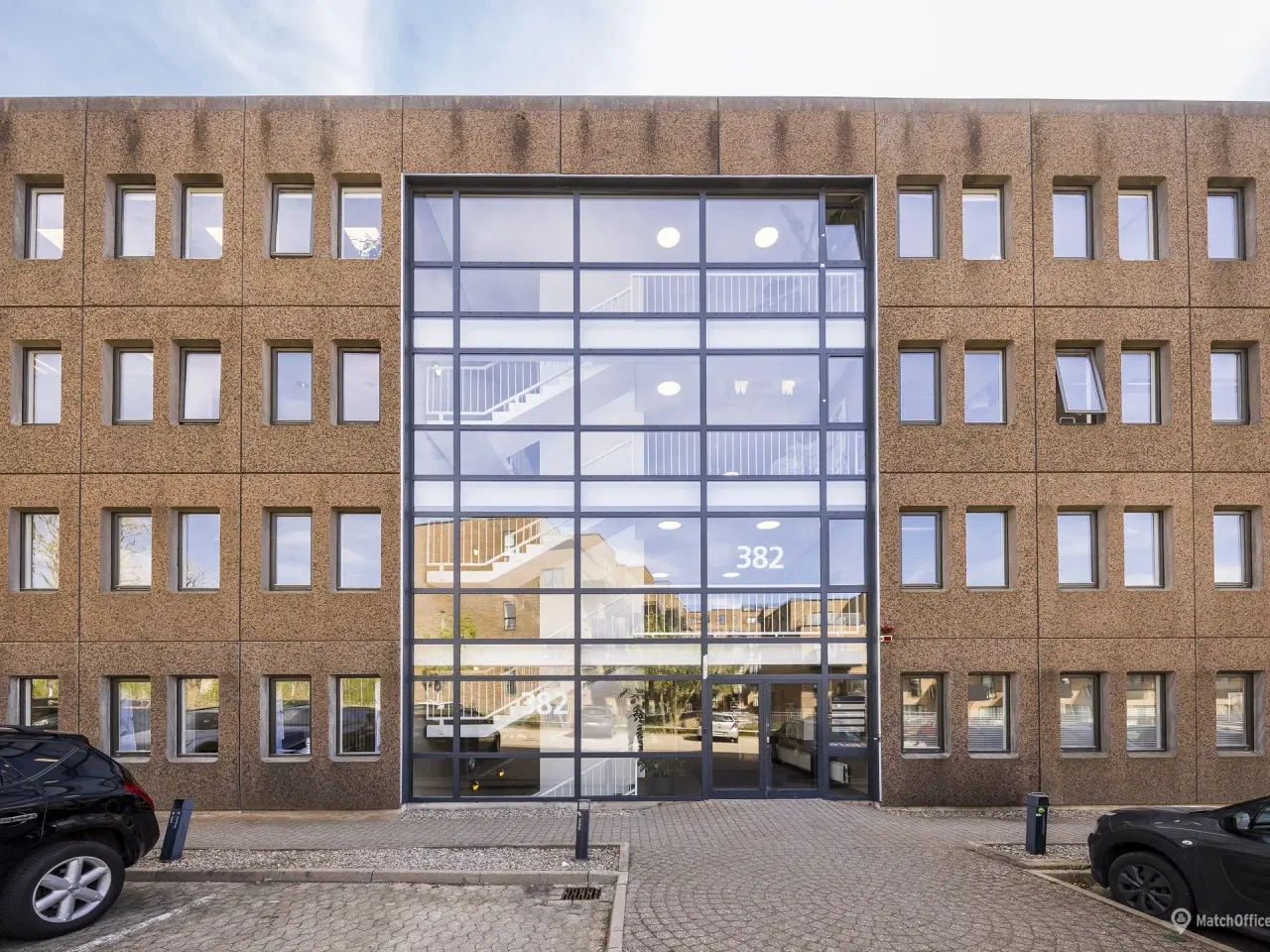 Billede 11 - Kontorpladser eller private suiter centralt i Søborg