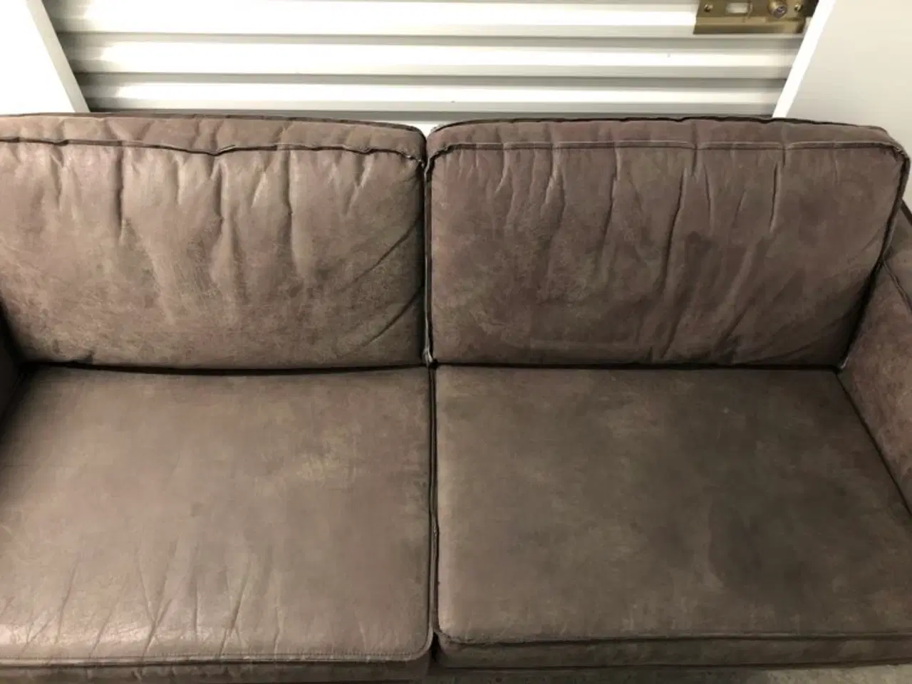 Billede 1 - Komfortable sofa, I neutrale farve.