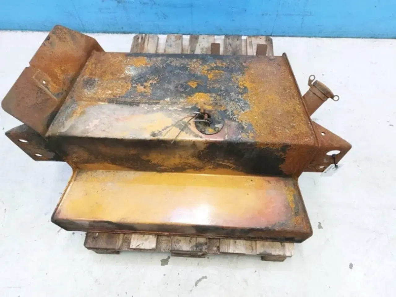 Billede 3 - Case 580 SLE Brændstoft Tank 231884A1