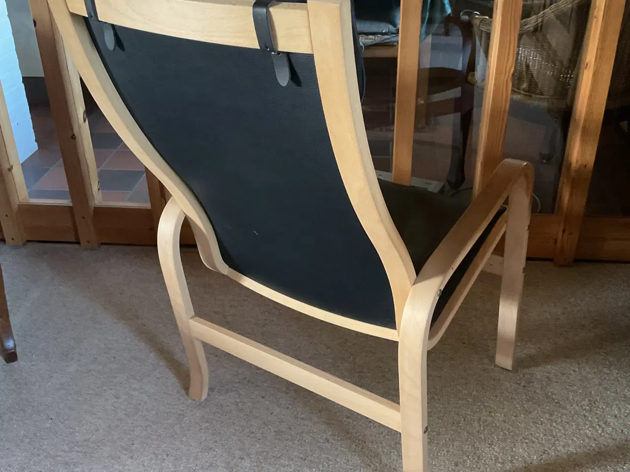 Billede 4 - Lænestol, med sort læder, meget lidt brugt.