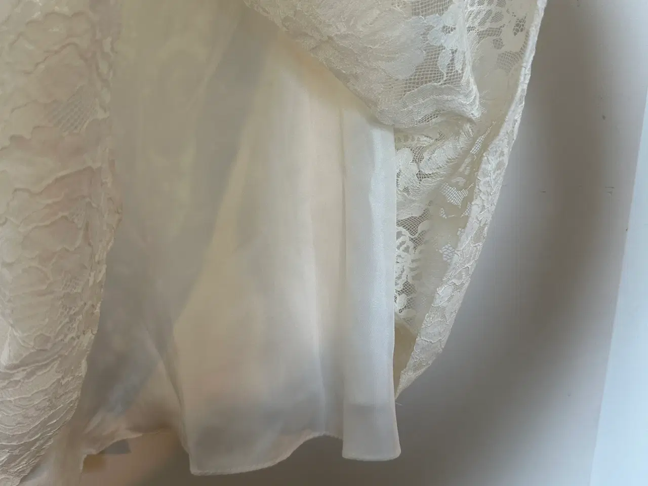 Billede 5 - Konfirmationskjole/kort brudekjole fra Lilly