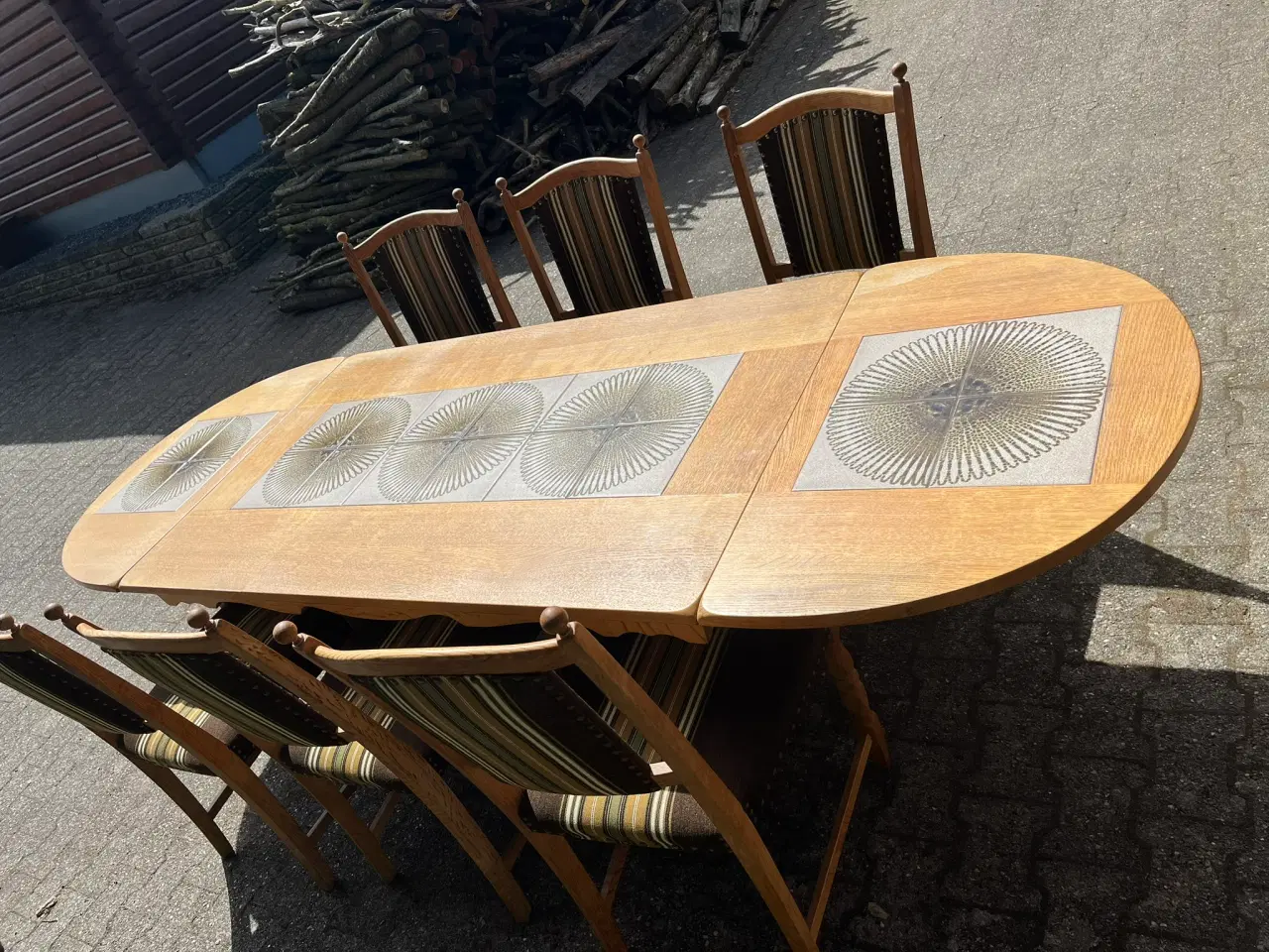 Billede 3 - spisebord med stole