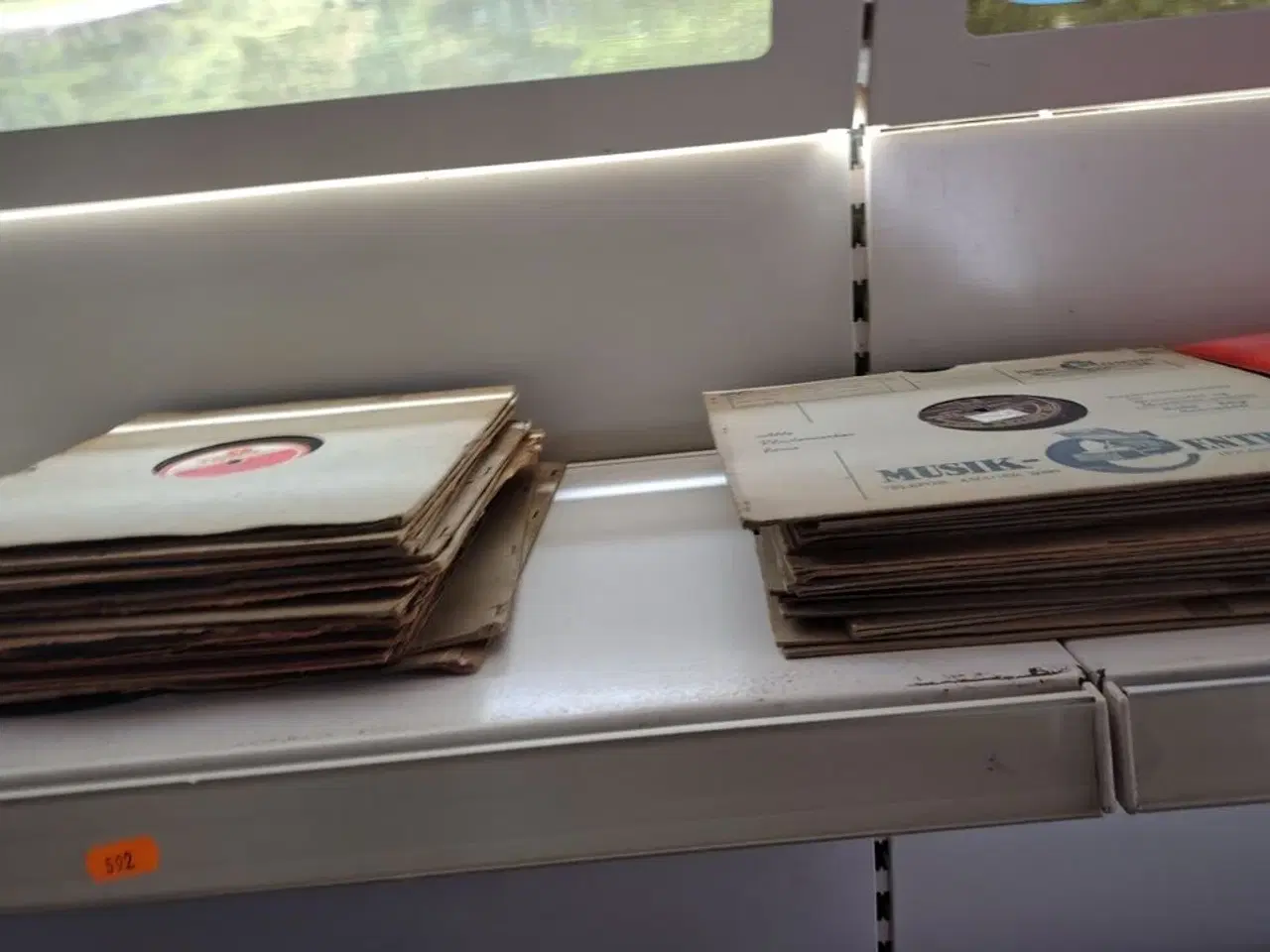 Billede 4 - Diverse singler og LP'er på hylde