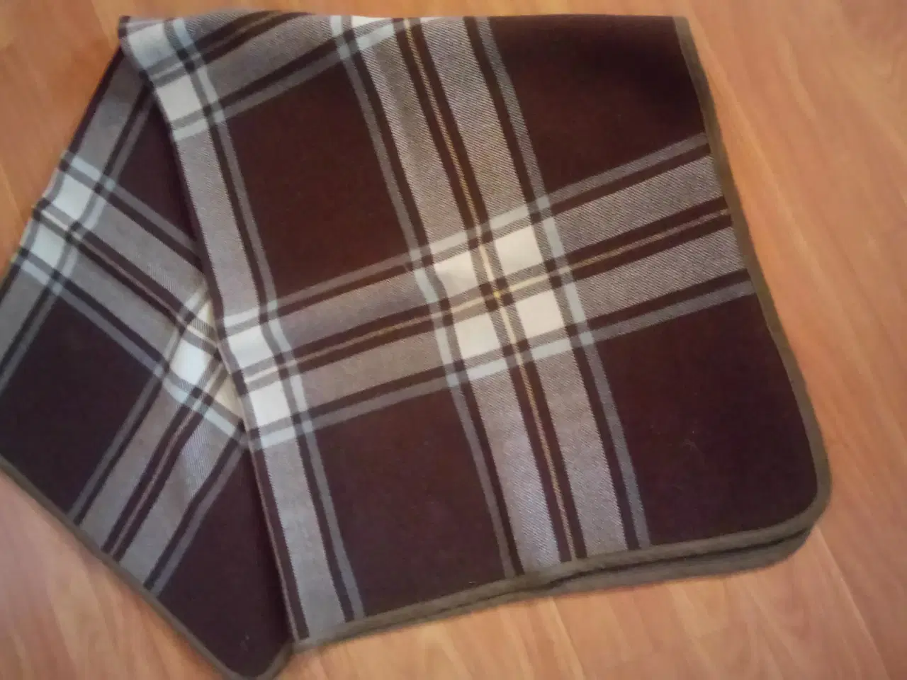 Billede 1 - Retro uld tæppe