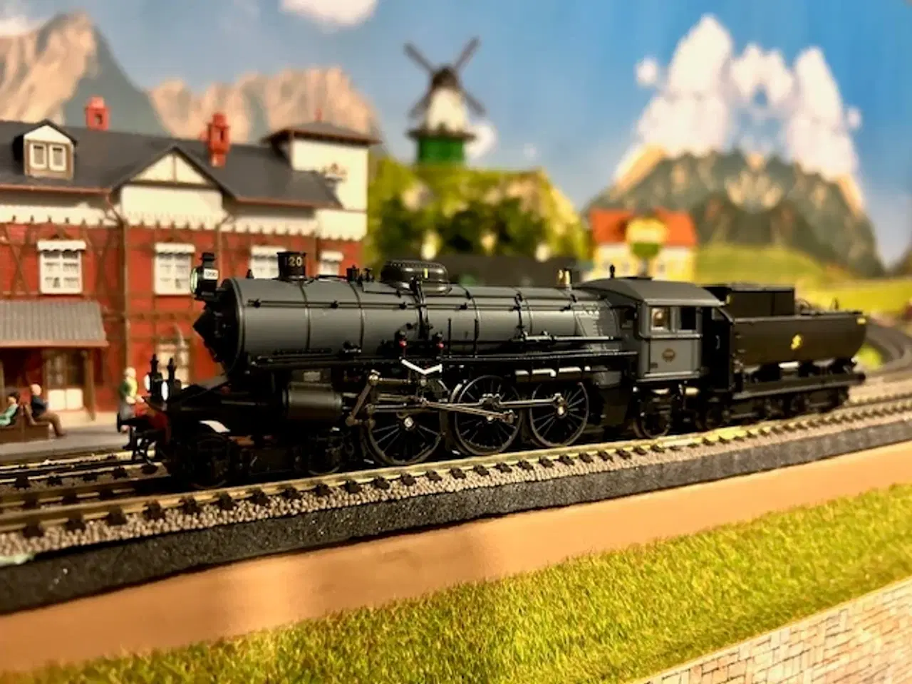 Billede 10 - Modeltog Trix 25490 F 1200 Svensk Damplokomotiv.