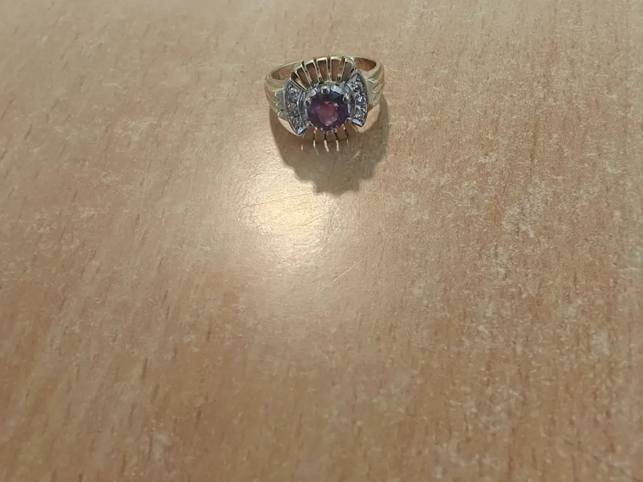 Billede 2 - 14 Karat guldring med Ametyst 
