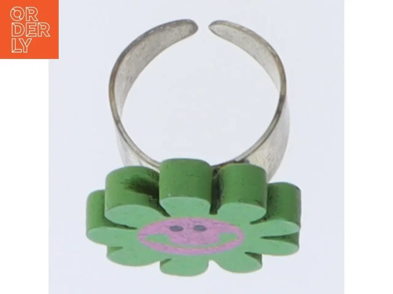 Billede 1 - Eget design fingerring med grøn blomst i træ (str. 53 mm)