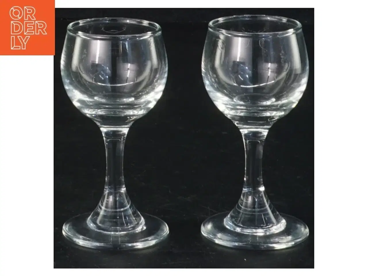 Billede 1 - Gennemsigtige vinglas (str. 8 x y 4 cm)