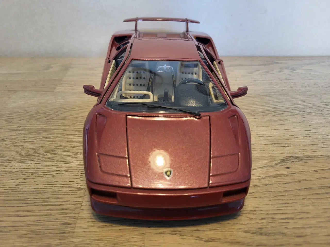 Billede 5 - Modelbil: Lamborghini Diablo 1990.  Skala 1/18.