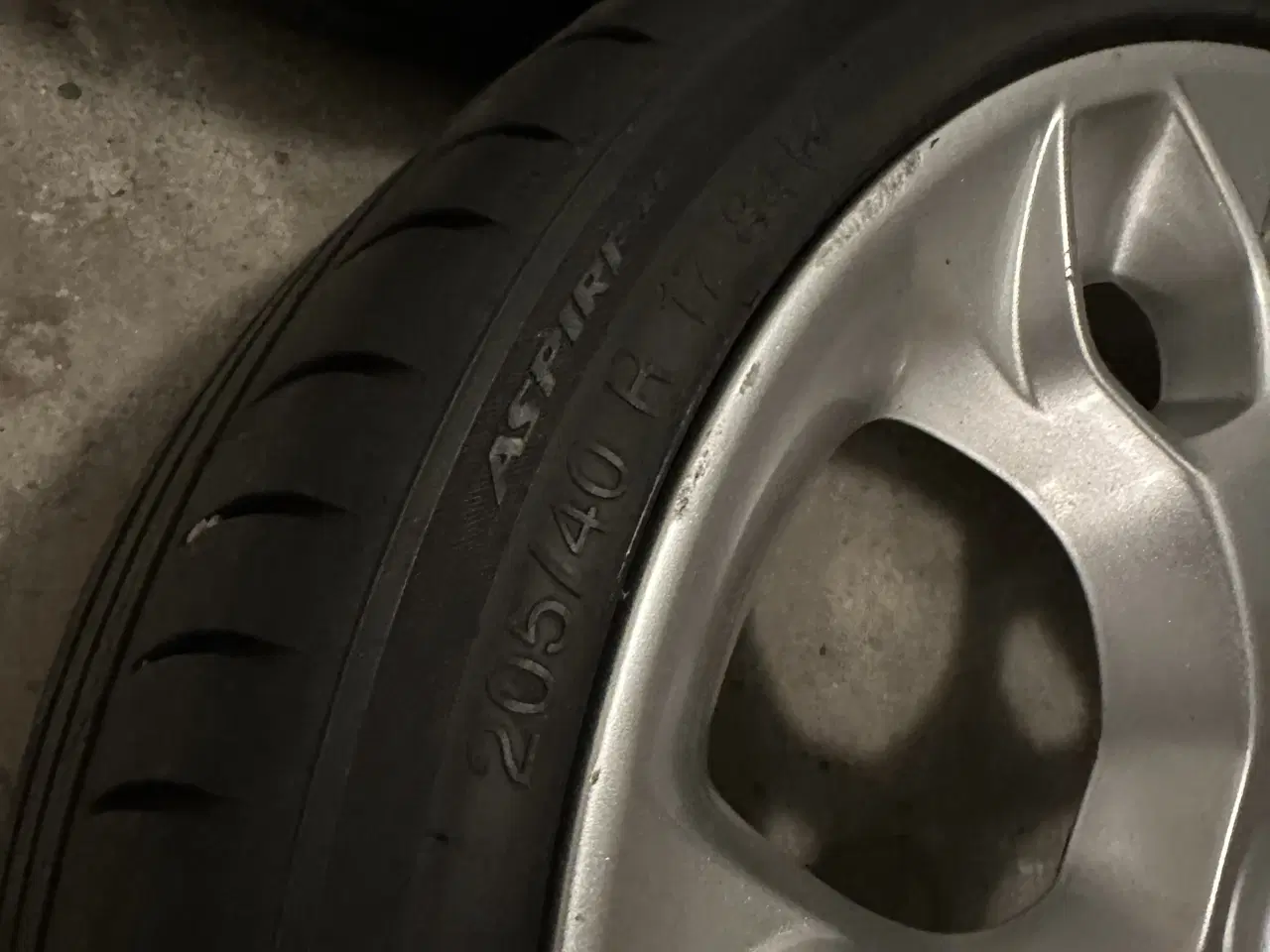 Billede 4 - Alufælge Ford Fiesta sommerdæk
