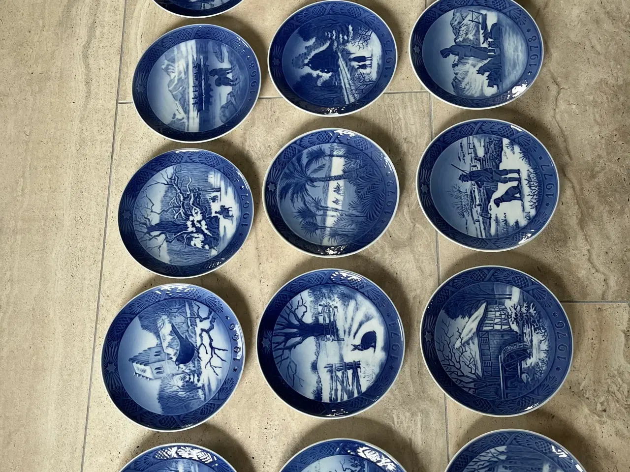 Billede 2 - Royal Copenhagen - 15 juleplatter