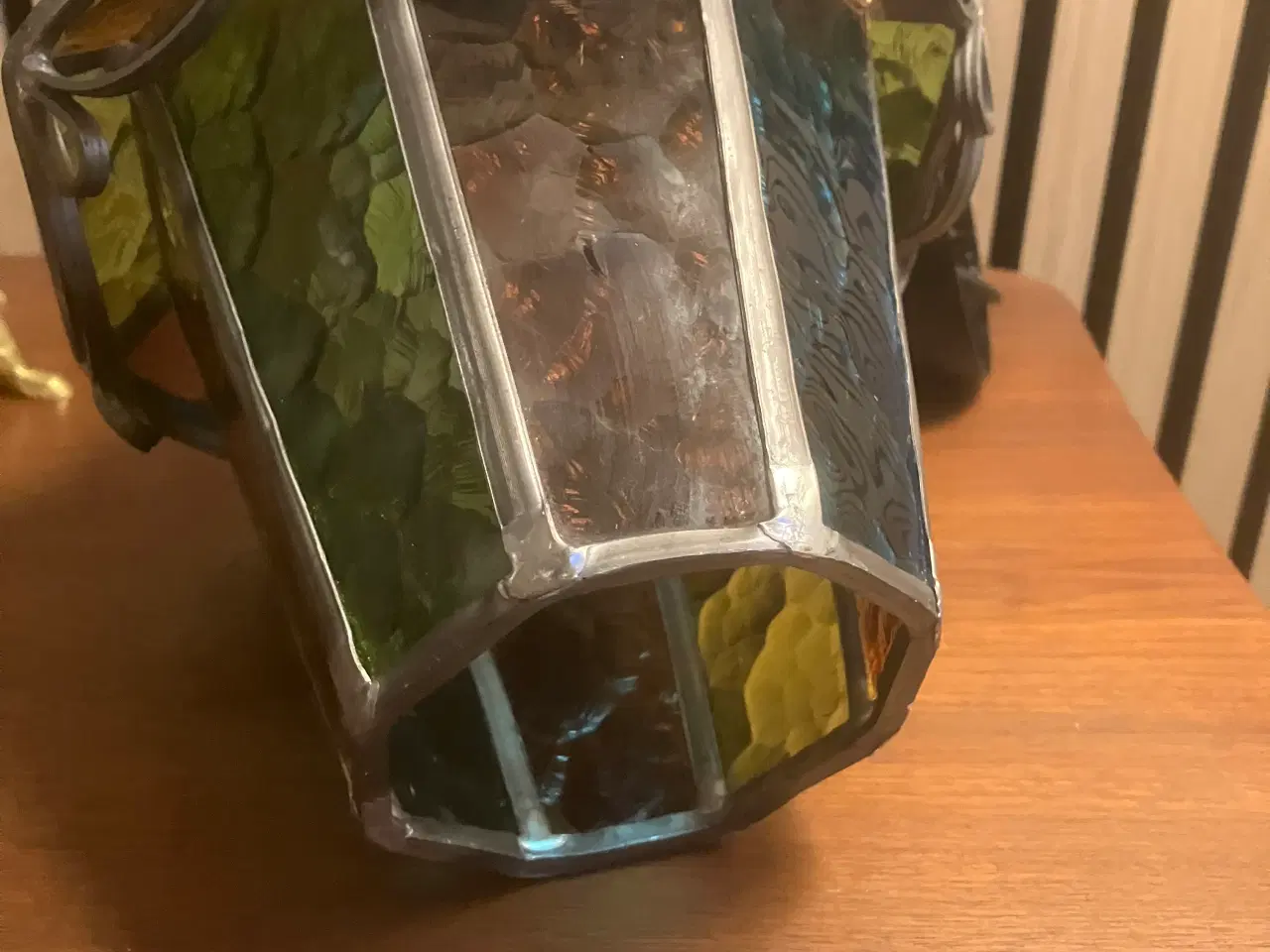 Billede 3 - Lanterne med flere farvet blyindfattet glas