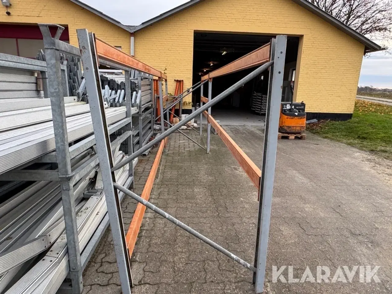 Billede 8 - Materiale reol