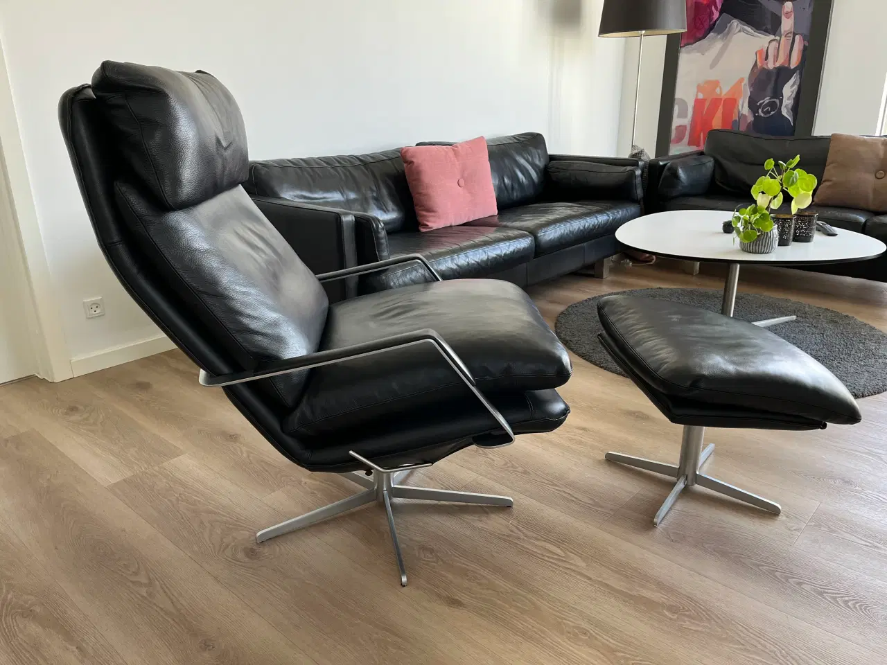 Billede 4 - Søren Lund SL330 Lænestol sort piemonte læder.