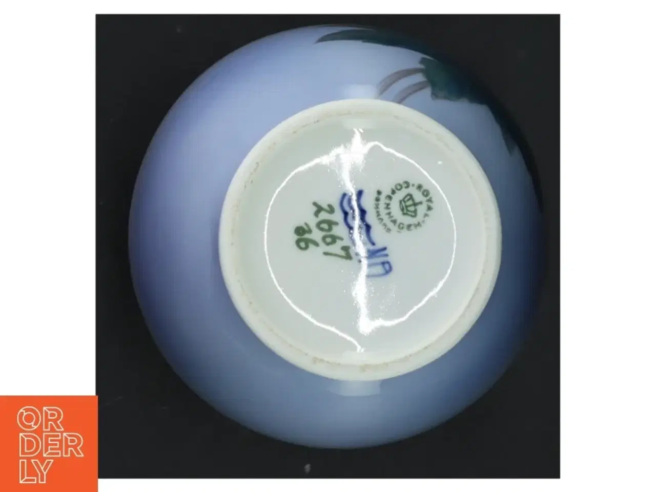 Billede 2 - Blomsterdekoreret porcelænsvase fra Royal Copenhagen (str. 18 x 10 cm)