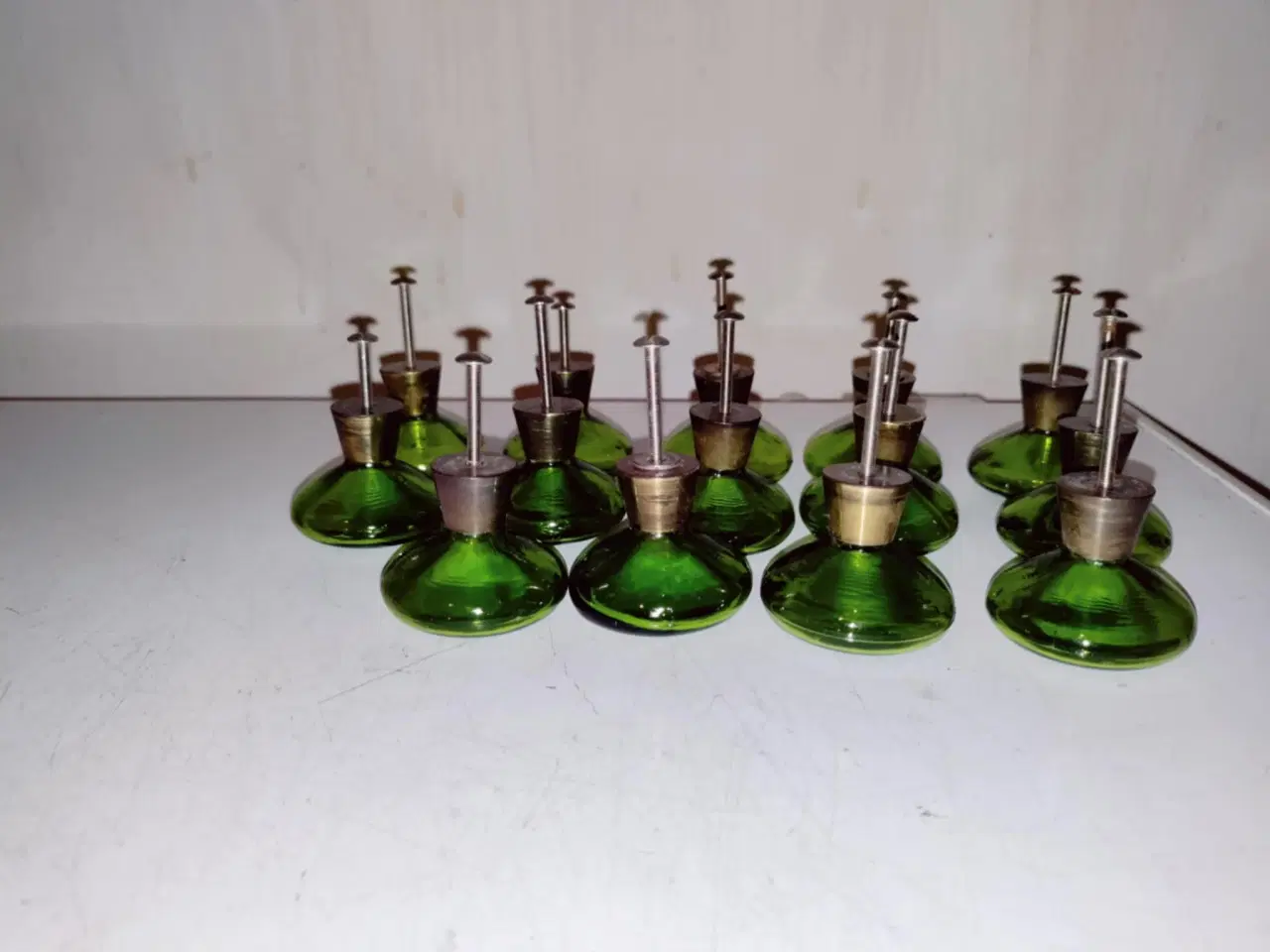 Billede 1 - 14 fed grønne glas greb prisen er pr stk