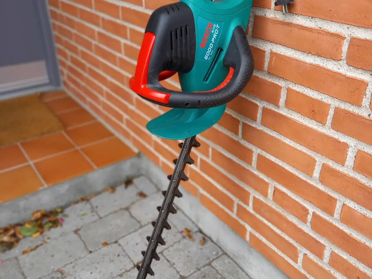 Billede 2 - Bosch AHS 6000 PRO-T hækkeklipper med 600 mm sværd