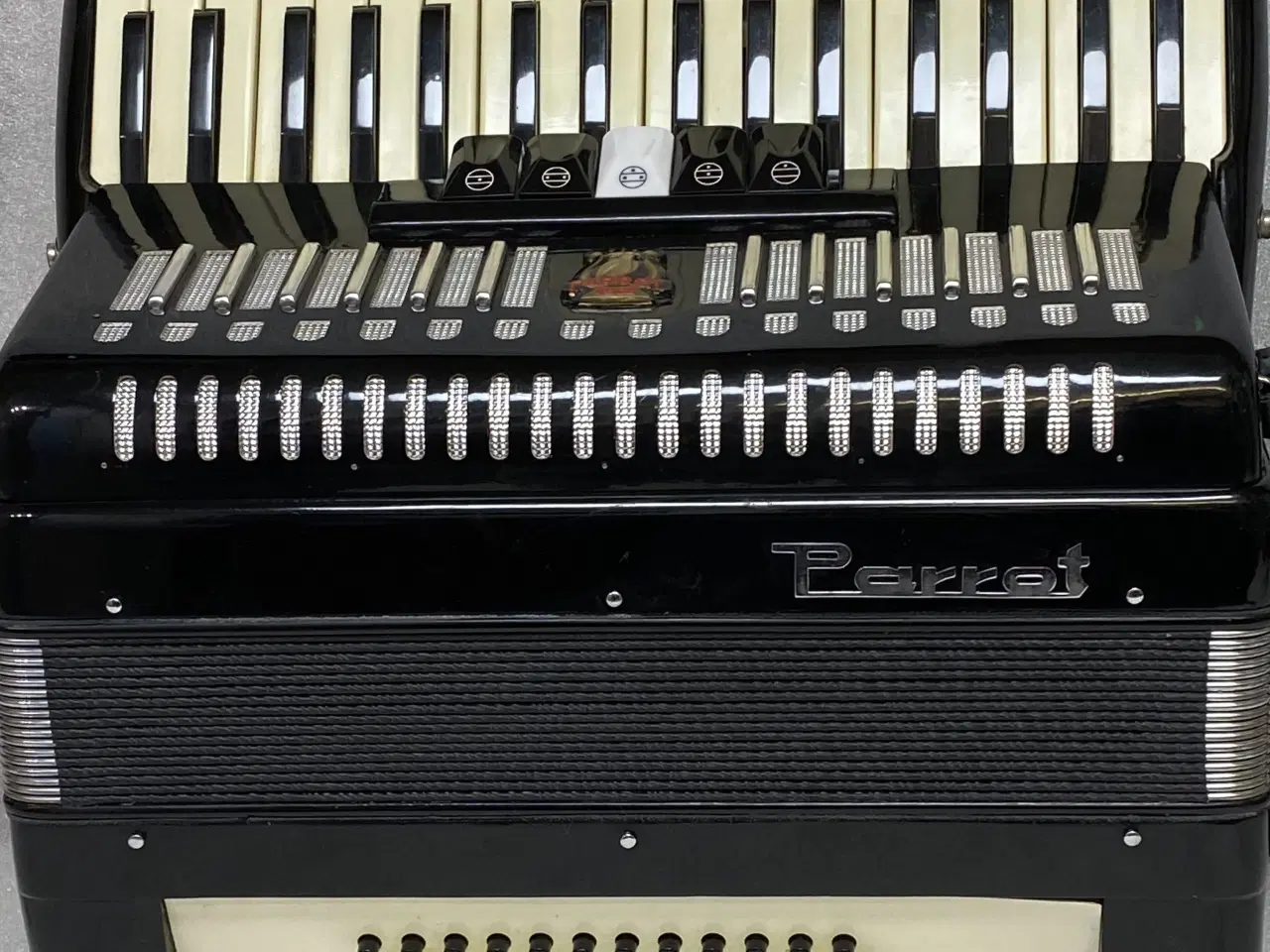 Billede 10 - Perrot harmonika sælges fra samling – nyserviceret