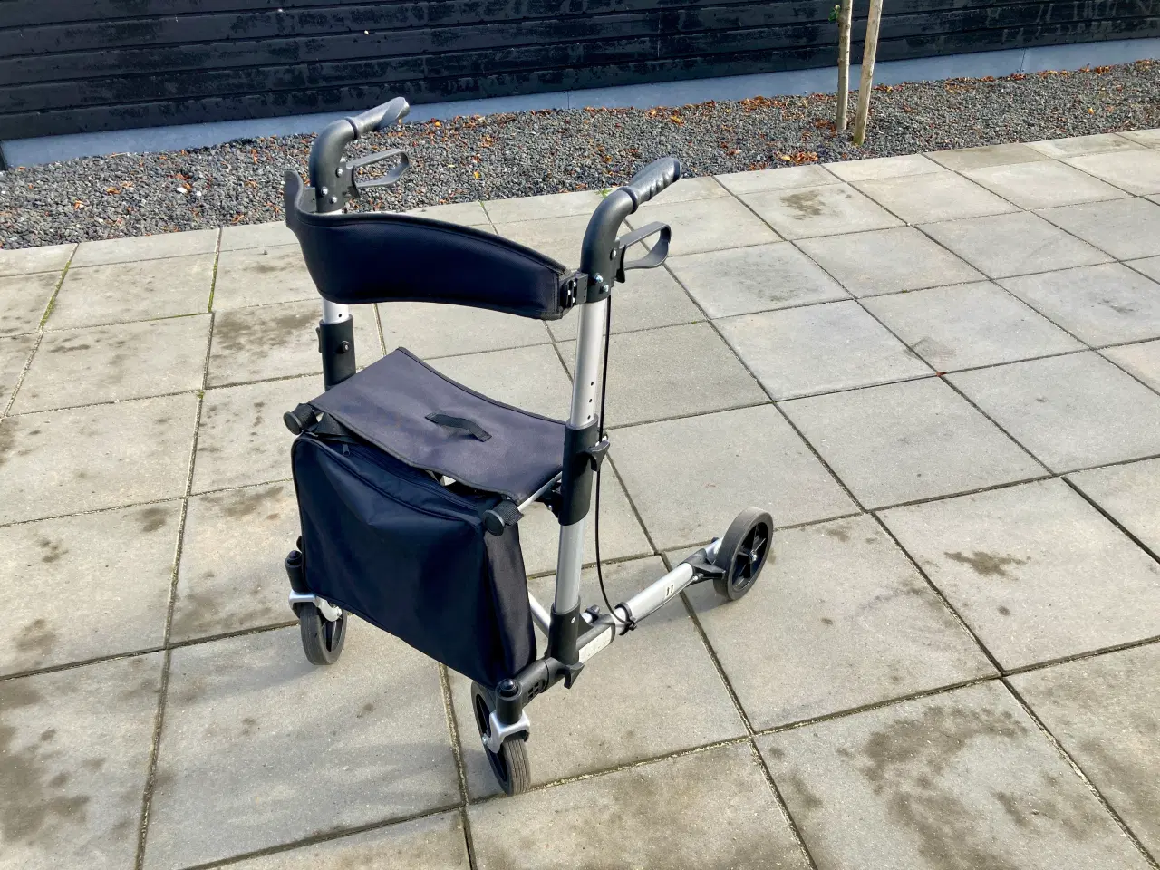 Billede 1 - ROLLATOR  letvægt, aluminium