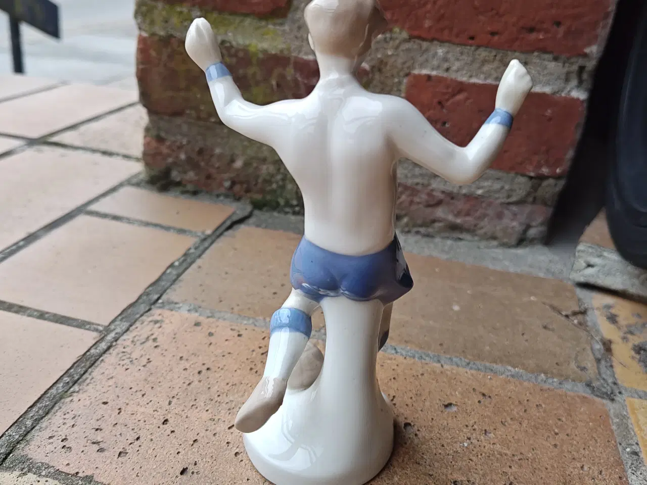 Billede 2 - Fodboldspiller figur i porcelæn