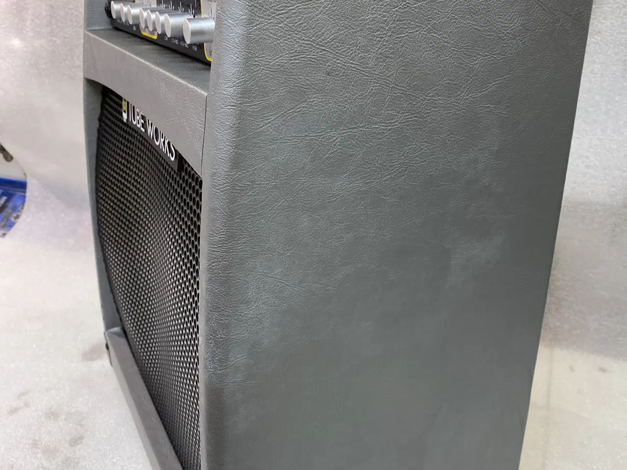 Billede 2 - Sælger en solid og vellydende Tube Works VA65 guit