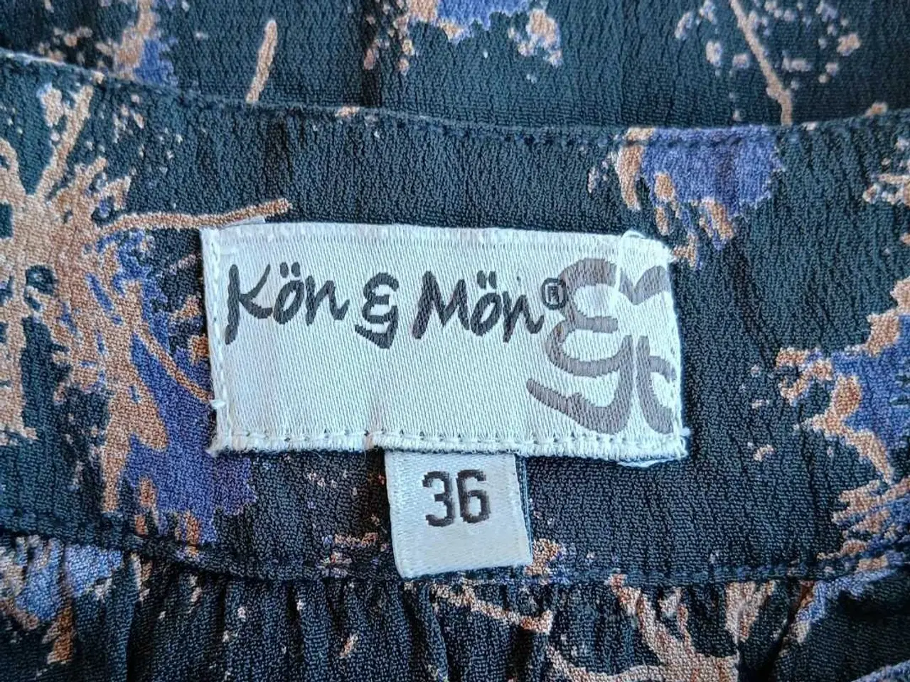 Billede 7 - Skjorte. Kön & Men. Small/36