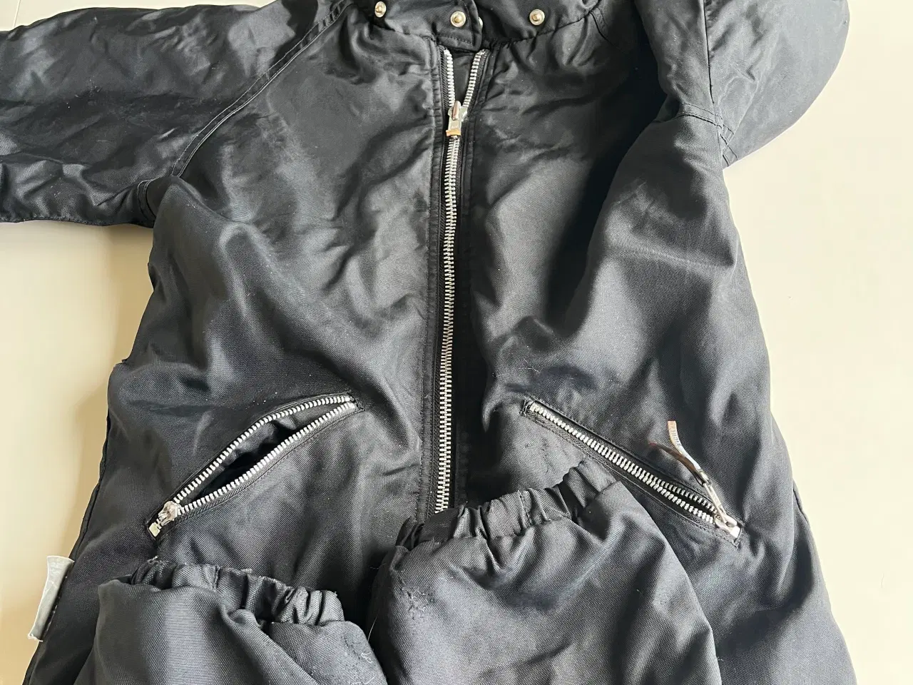 Billede 9 - Flyverdragt størrelse 122 