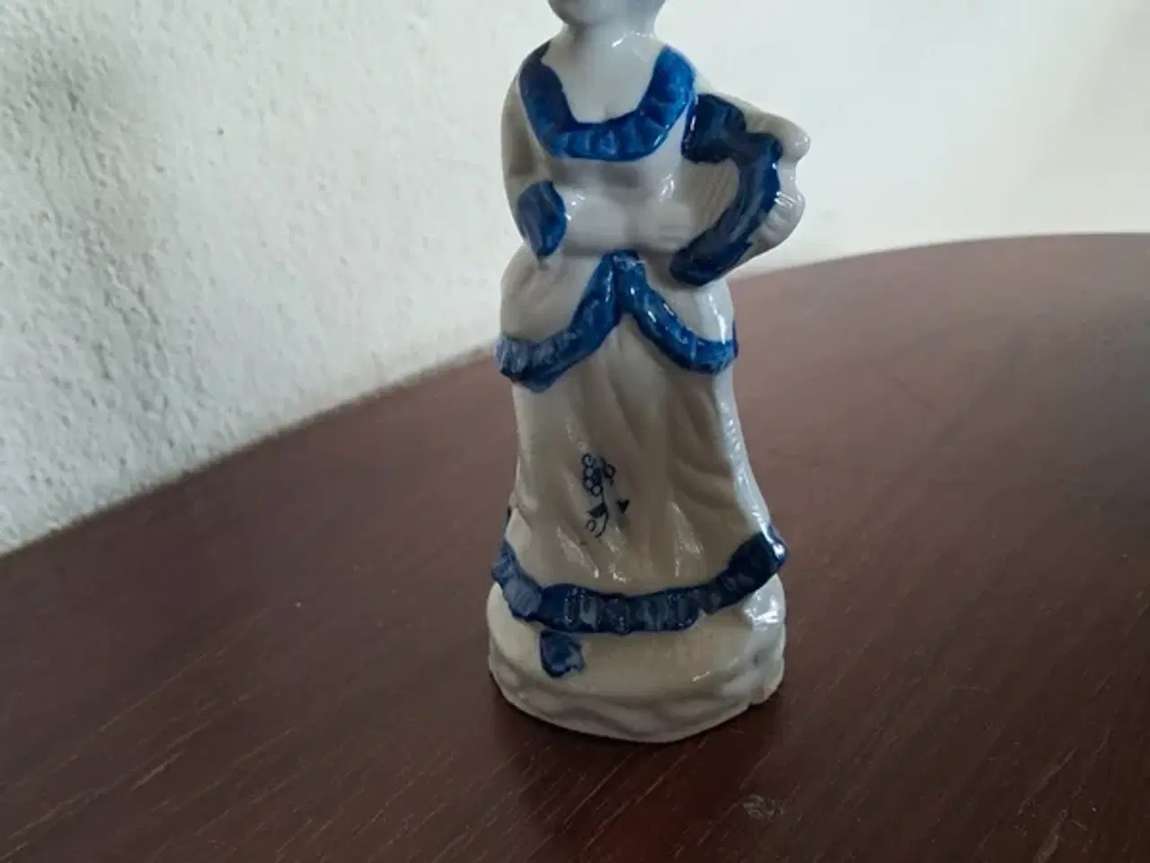 Billede 1 - Ung dame figur