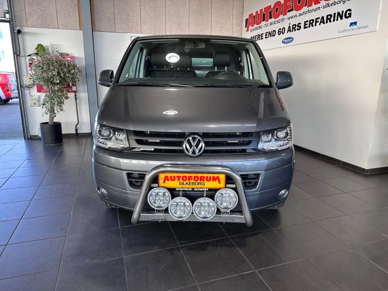 Billede 2 - VW Transporter 2,0 TDi 180 Kassevogn DSG 4Motion kort