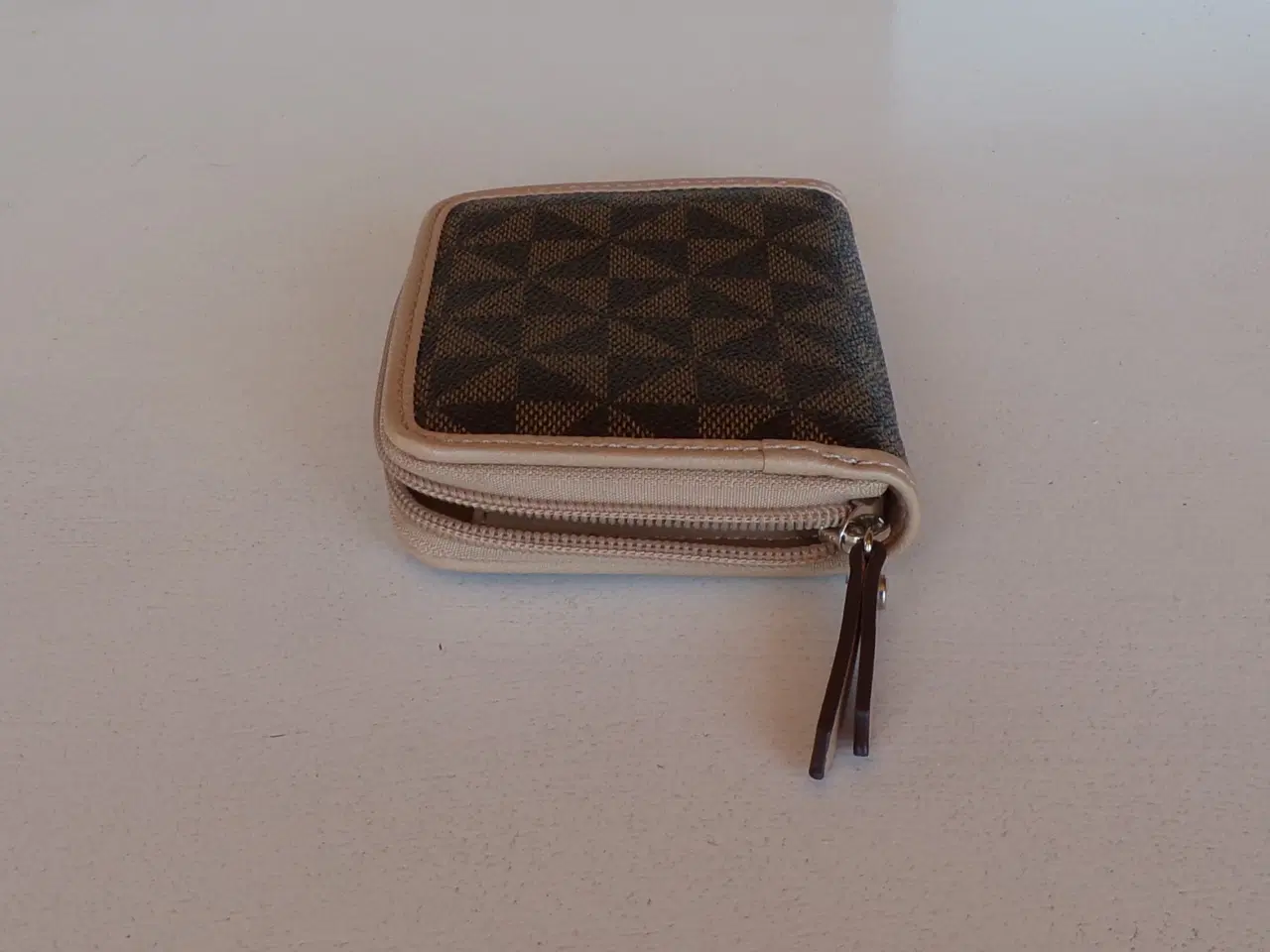 Billede 4 - NY Lækker Brun Gabor pung med lynlås