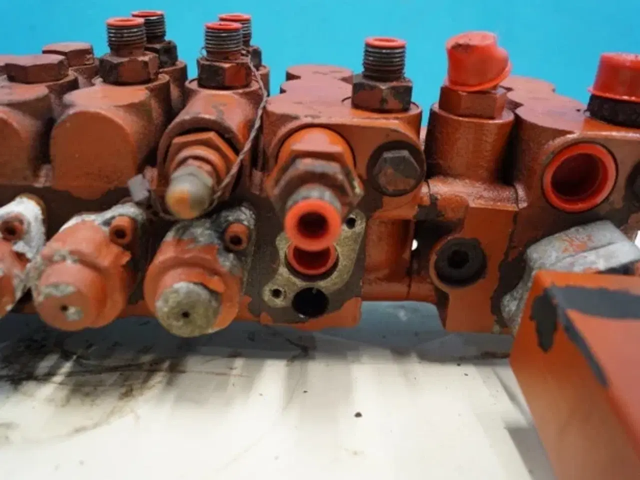 Billede 15 - Laverda 3790 Ventilblok 321056700