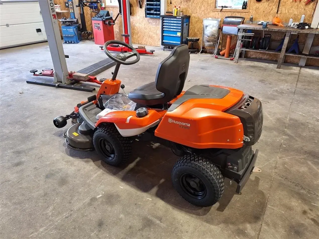 Billede 3 - Husqvarna Rider R214 TC 103 cm klipper