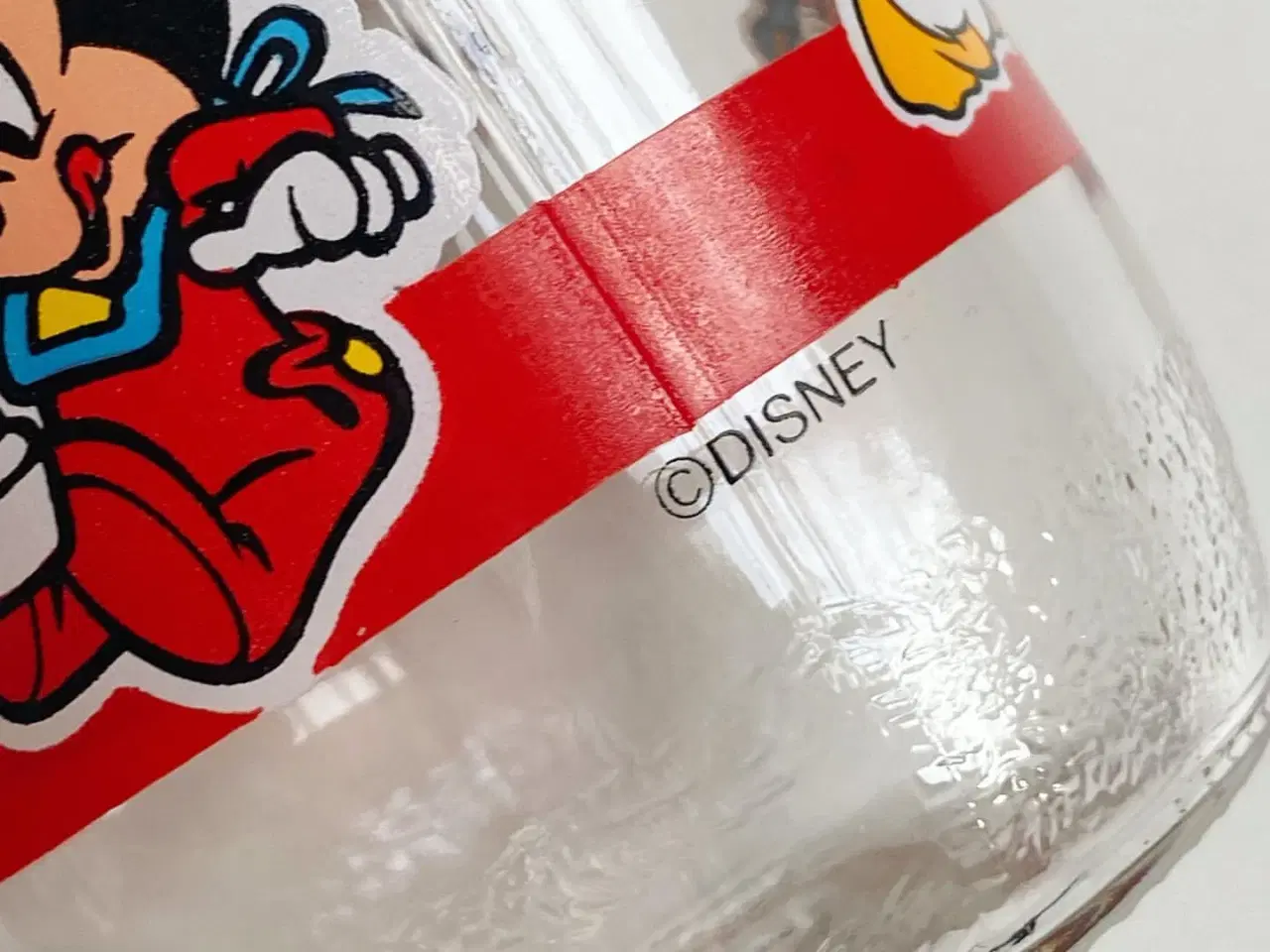Billede 4 - Retro Disney, rødt plastlåg