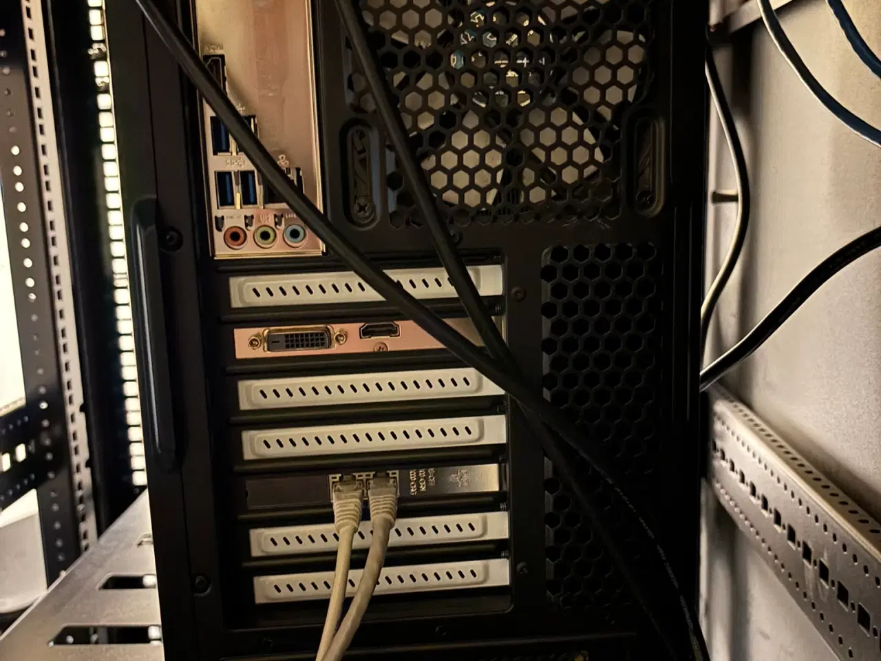Billede 2 - Server, i7-8700 CPU @ 3.20GHz (6 kerner)