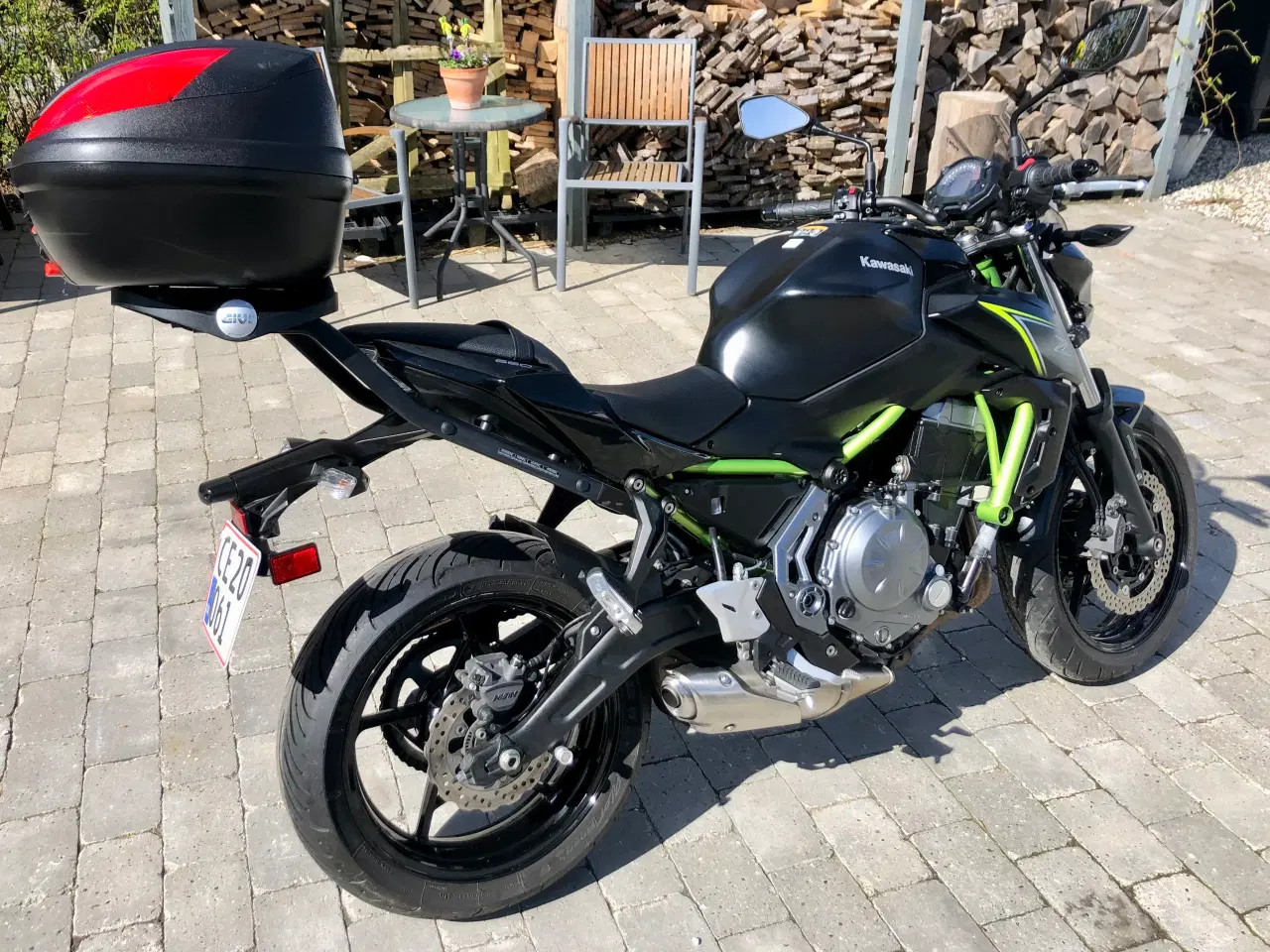 Billede 9 - Kawasaki Z650 bliver nysynet